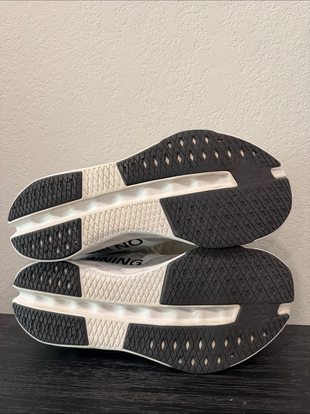 Men’s size 15 On Cloud Running Cloudtec  Lightweight Running Shoes in Light Gray - Picture 10 of 14